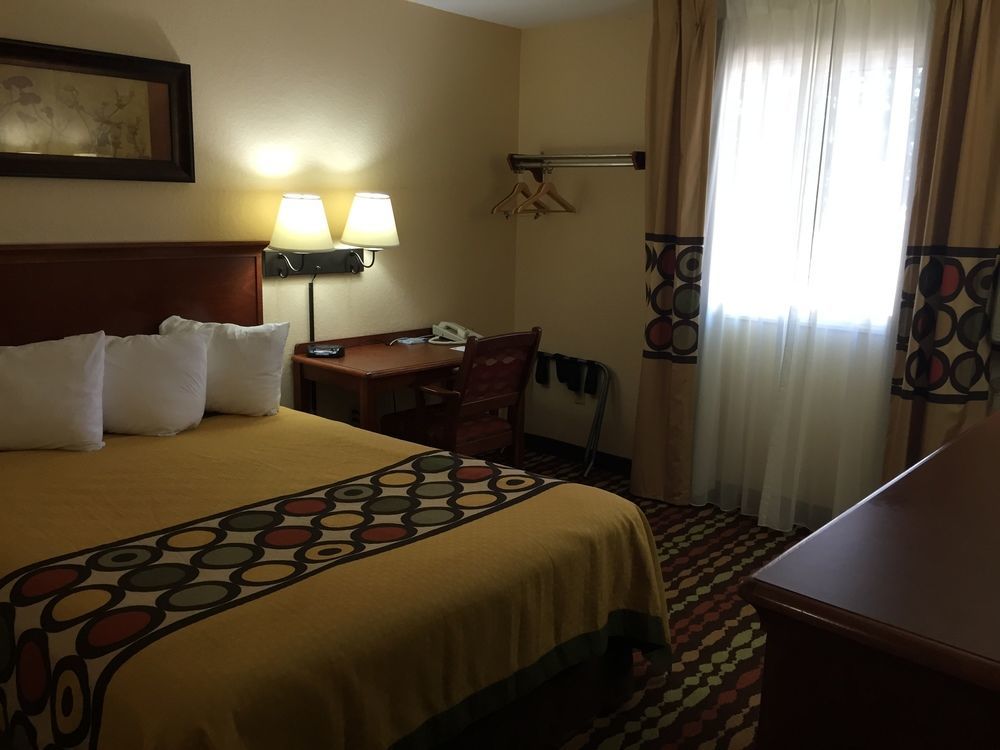 Hotel Super 8 By Wyndham Grand Forks Zewnętrze zdjęcie