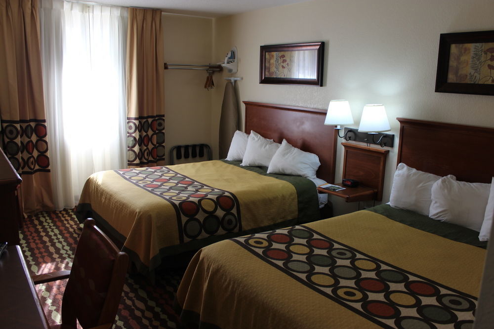 Hotel Super 8 By Wyndham Grand Forks Zewnętrze zdjęcie